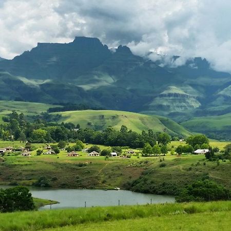 Wits End Mountain Resort Champagne Valley Buitenkant foto