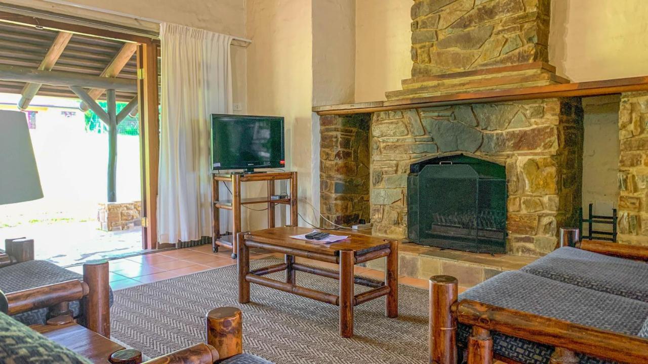 Wits End Mountain Resort Champagne Valley Buitenkant foto