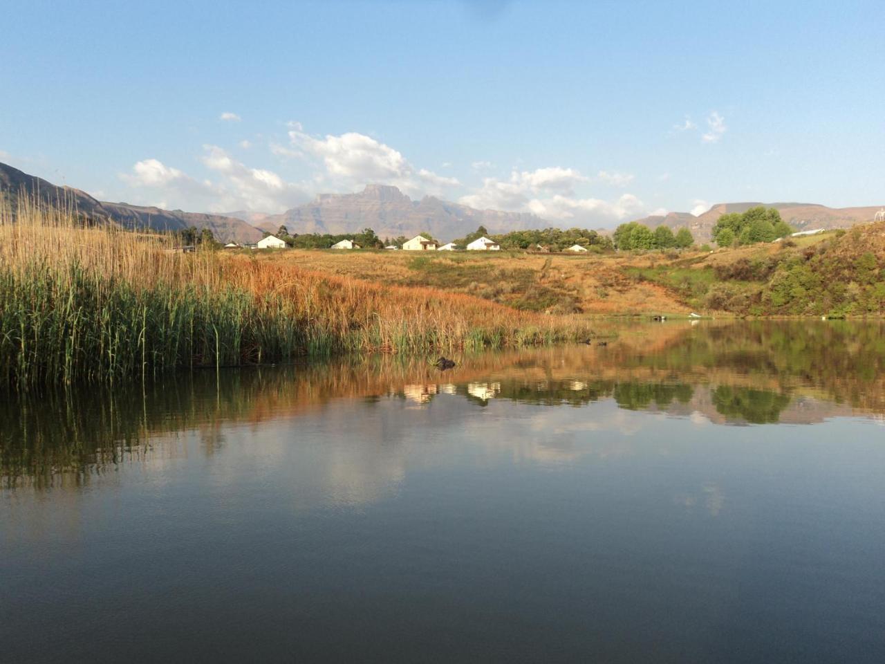 Wits End Mountain Resort Champagne Valley Buitenkant foto